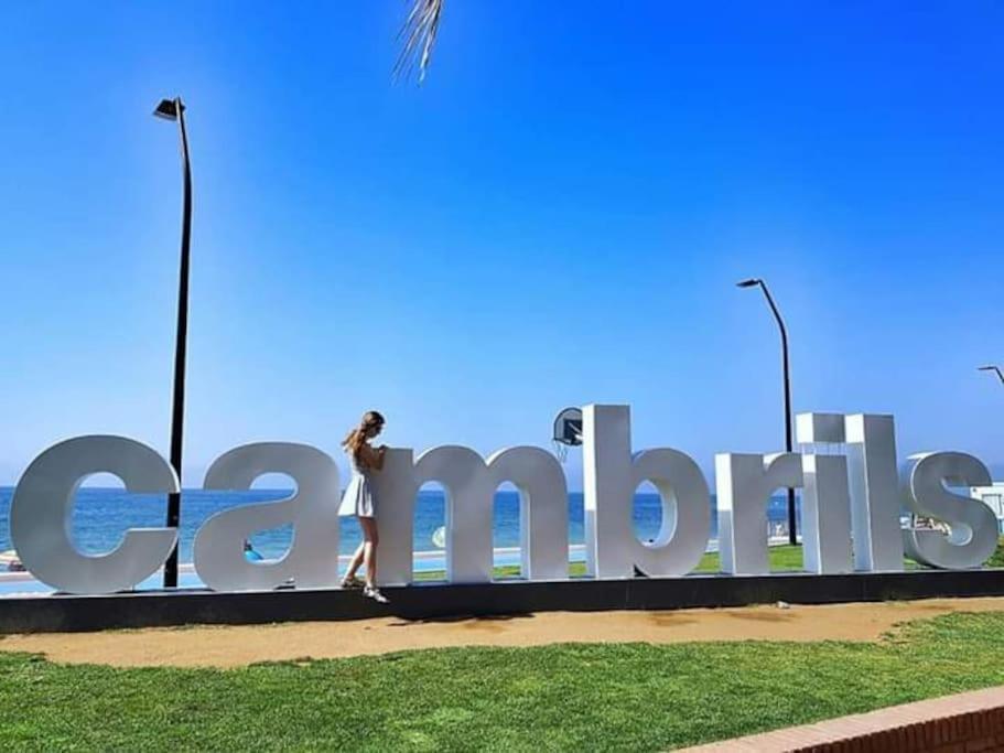 Apartamento De 3 Dormitorios カンブリルス エクステリア 写真