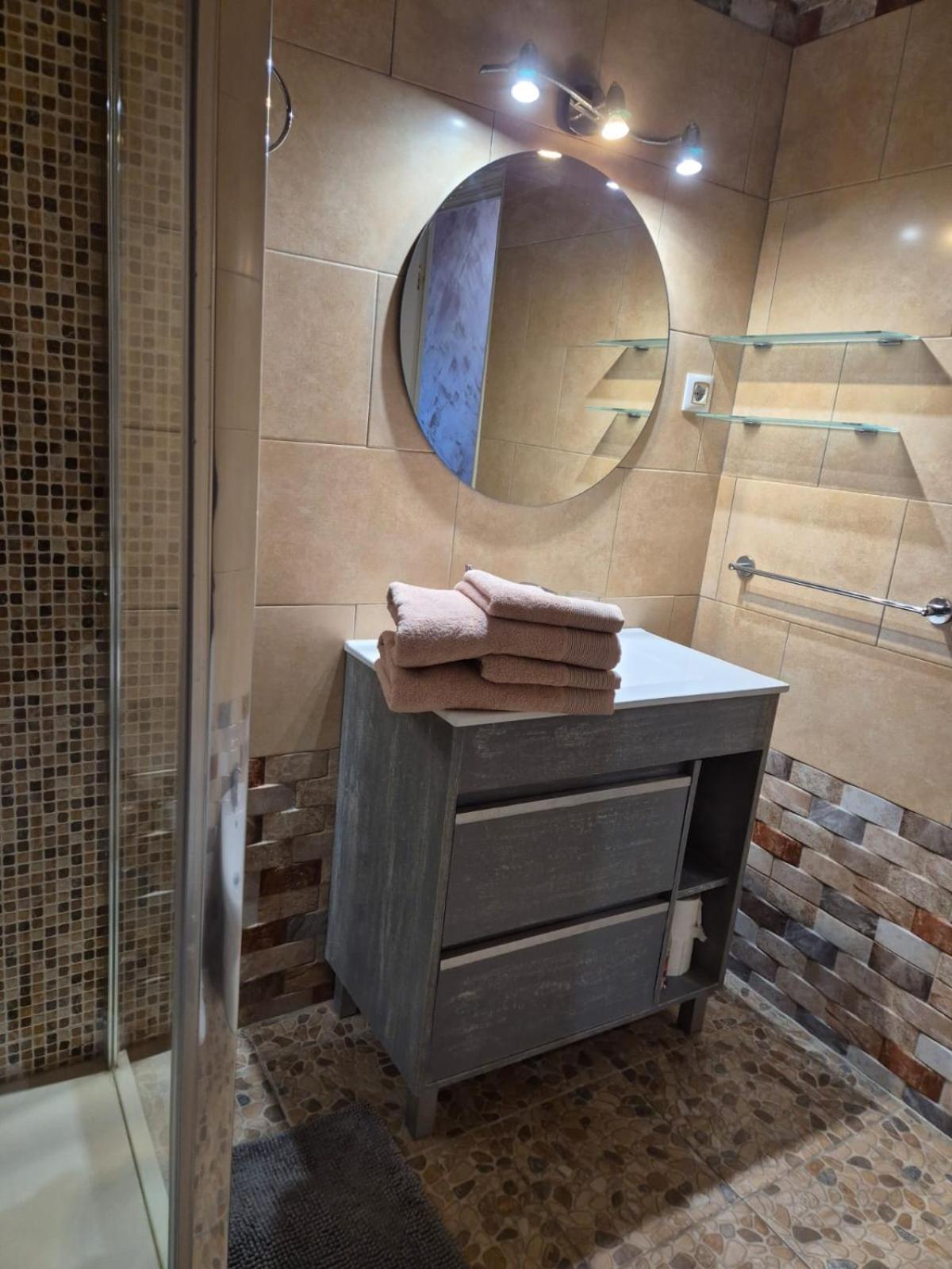 Apartamento De 3 Dormitorios カンブリルス エクステリア 写真